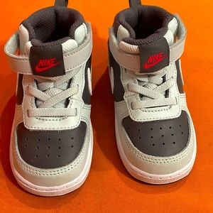 Nike sneakers never used size 8 no box